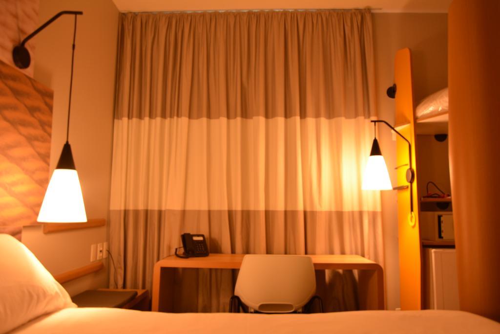 Ibis Jacarei Hotel Buitenkant foto
